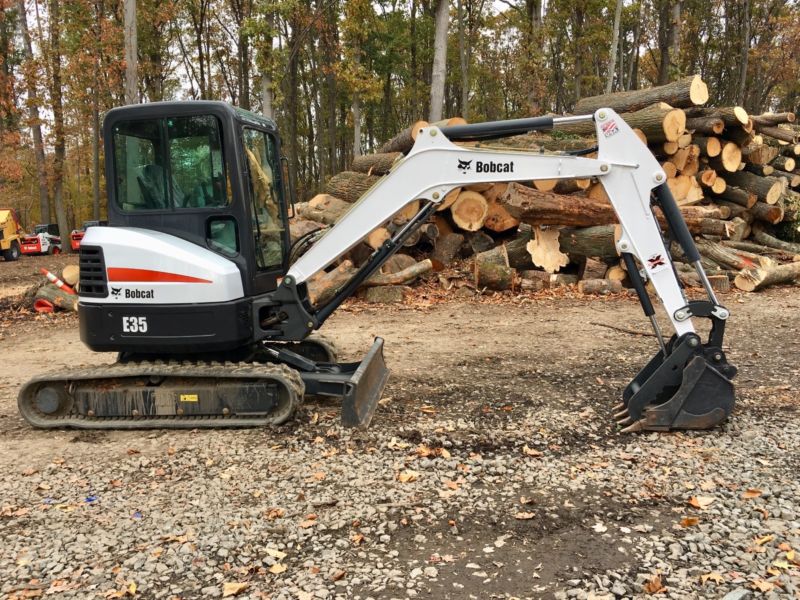 Мини экскаватор bobcat. Мини-экскаватор e37 Bobcat. Экскаватор Bobcat e50z. Гусеничный мини экскаватор Bobcat e27. Гусеничный мини-экскаватор Bobcat 331.