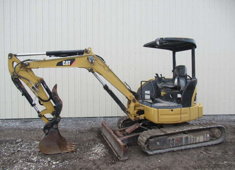 Caterpillar 303.5CCR Hydraulic Mini Excavator W/ Hydraulic Thumb 3100