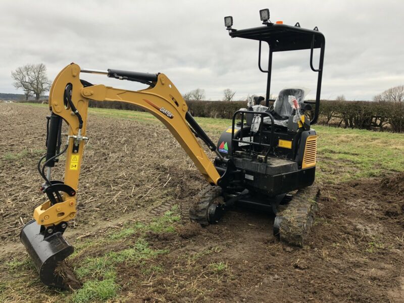 New Carter Mini Digger Excavator 1 7 T With Hydraulic Quick Hitch 3 Buckets For Sale From United Kingdom