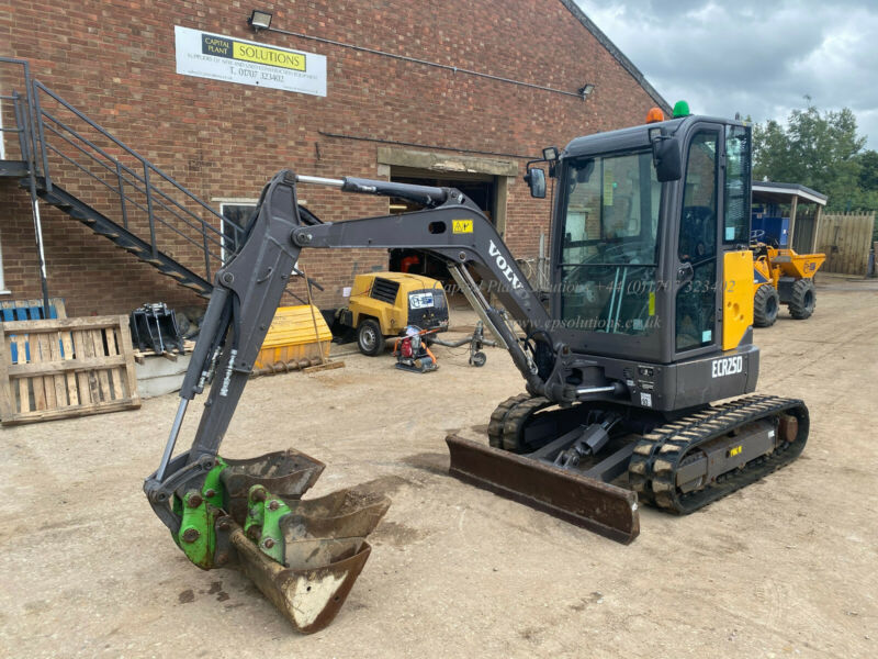 Volvo ECR25D 2490Kgs Mini Digger Excavator 2018 1105hr Part Ex/finance ...