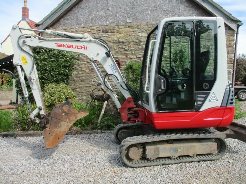 Takeuchi TB228, 2.8 Tonne, Mini Digger, Excavator, 3 Buckets & Hitch ...