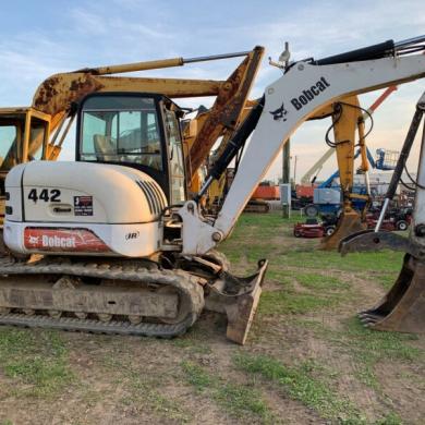 Bobcat 442 Hydraulic Midi Excavator W/ Cab & Hydraulic Thumb Coming